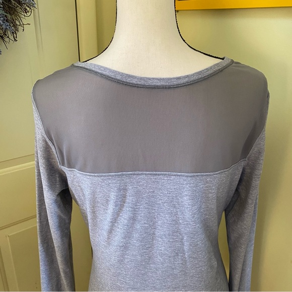 lululemon Just Breathe Long Sleeve size 4-6 - Picture 11 of 12
